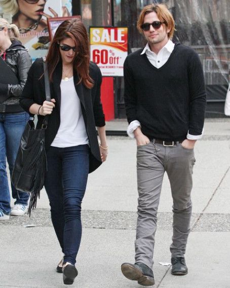 Ashley Greene Sticks Close to Jackson Rathbone in Vancouver