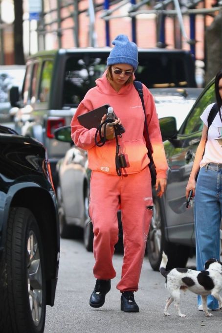 Cara Delevingne – Out in New York