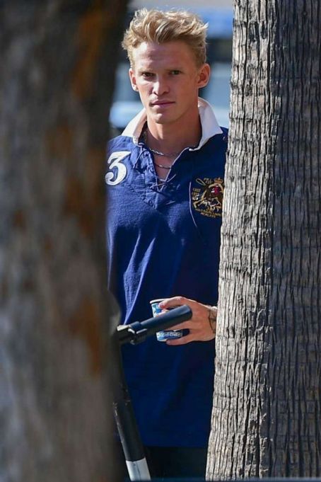Miley Cyrus and Cody Simpson late afternoon coffee drinks at Alfred Coffee in Studio City