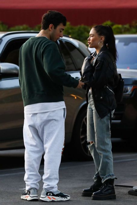 Madison Beer – Having dinner with her boyfriend Zack Bia in Los Angeles