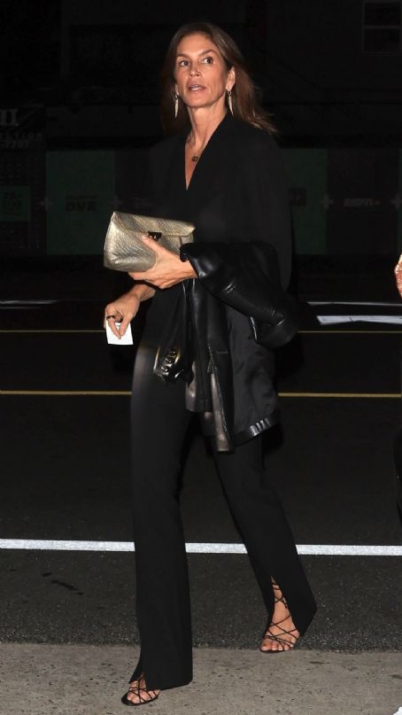 Cindy Crawford Leaves Giorgio Baldi in Santa Monica