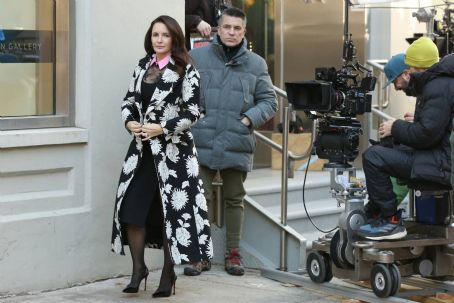 Kristin Davis – On set of ‘And Just Like That’ in New York