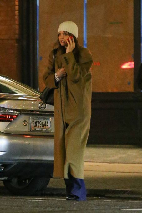Katie Holmes – On a night dinner outing in New York