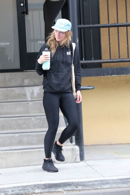 Olivia Wilde – In leggings seen after the gym in Los Angeles
