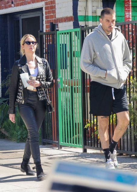 Ashley Benson & G-Eazy Grab Lunch Together in L.A.: Photo 4723241