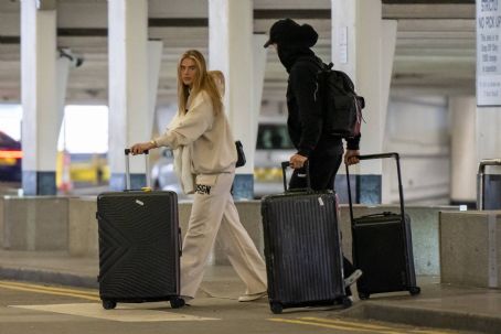 Who is Arabella Chi dating? Arabella Chi boyfriend, husband