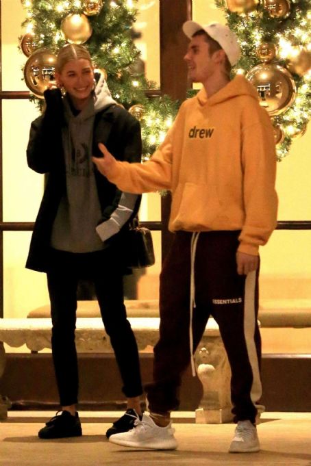 Hailey Baldwin and Justin Bieber – Outside the Montage Hotel in Beverly Hills