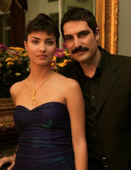 Ihlamurlar Altinda Picture - Photo Of Tuba Büyüküstün And Bülent Inal ...