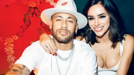 Football superstar Neymar shares picture to wish girlfriend Bruna Biancardi for Dia dos Namorados