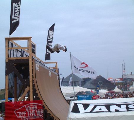 Vert skateboarding