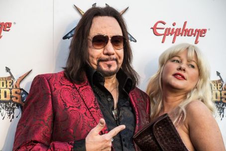 Ace Frehley and Rachael Gordon Pics - Ace Frehley and Rachael Gordon ...