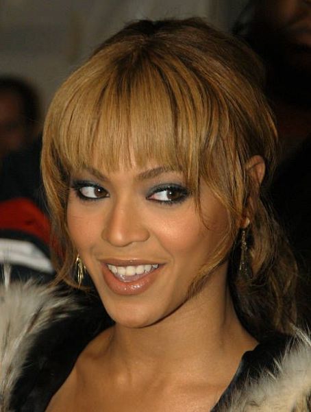 Beyonce Knowles - MTV Europe Music Awards 2003 - Arrivals