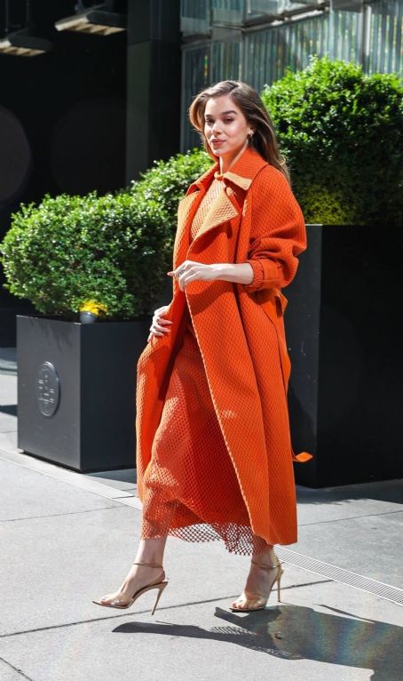 Hailee Steinfeld – Photographed in orange ensemble in New York