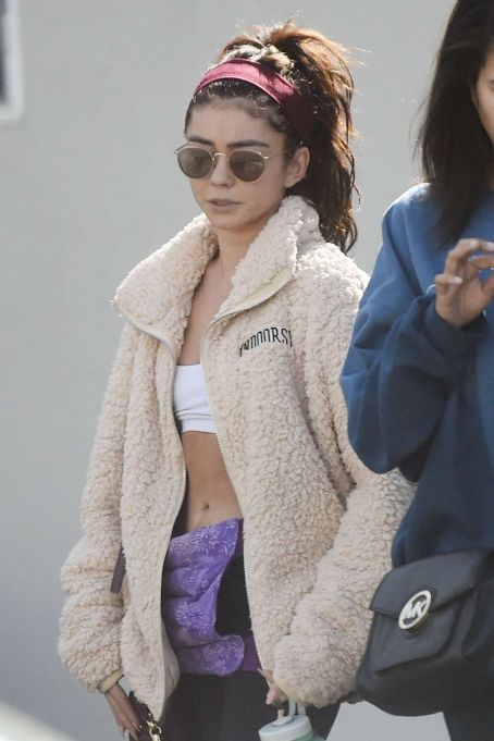 Sarah Hyland – Leaves pilates in Studio City