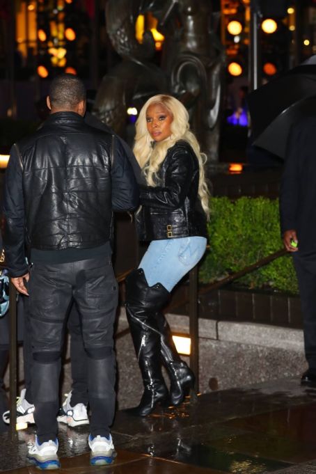 Mary J Blige – Arrives for the ‘Flipper’s Roller Boogie Palace’ roller skating rink in NYC