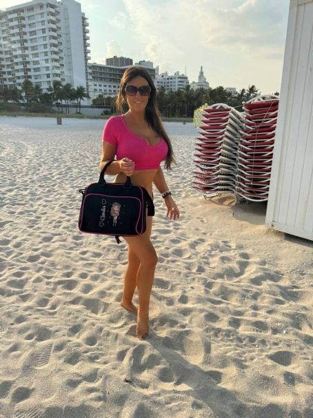 Claudia Romani – In Miami Beach