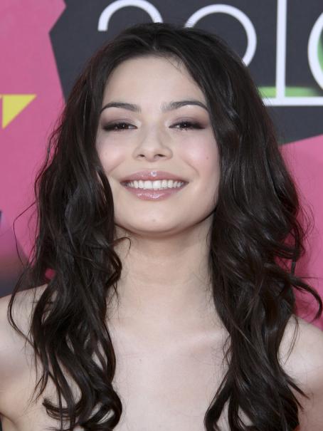 Miranda Cosgrove - Nickelodeon's 23 Annual Kids' Choice Awards Held At ...