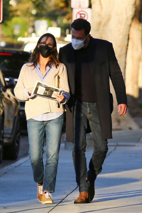 Jennifer Garner – With Ben Affleck Meet Up To Attend A Parent Meeting ...