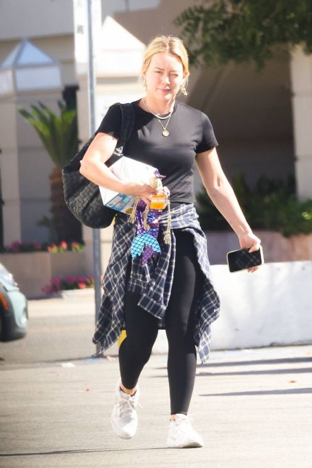 Hilary Duff – Seen at her local CVS in Studio City