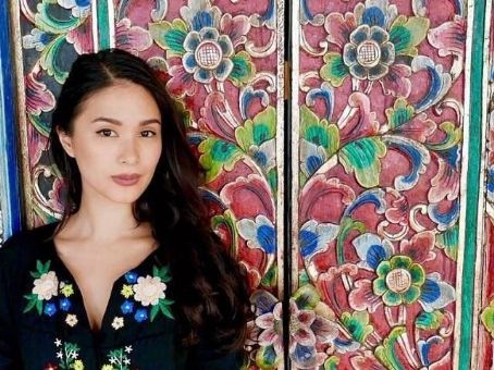 Heart Evangelista — and her fabulous paintings — in Singapore