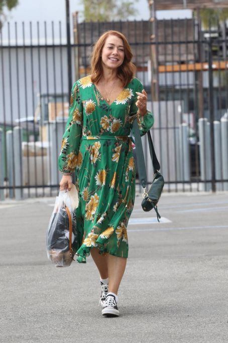 Alyson Hannigan – Seen at DWTS Studios in Los Angeles