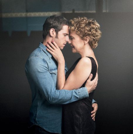 Annette Bening and Jamie Bell