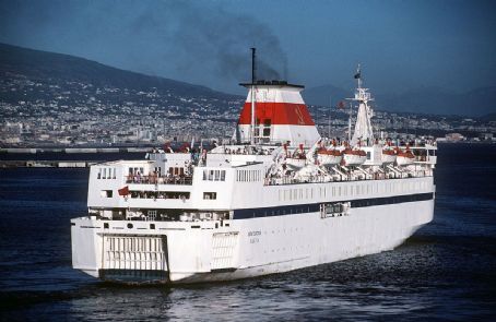 MV Ocean Life