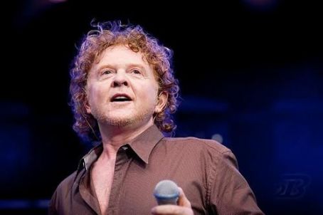 Who is Simply Red dating? Simply Red girlfriend, wife