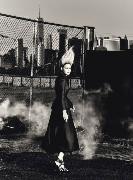 Gigi Hadid – Vogue Italy (September 2022)