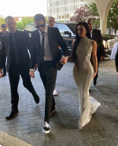 Kim Kardashian – In white dress ahead of The White House Correspondence Dinner in Washington DC