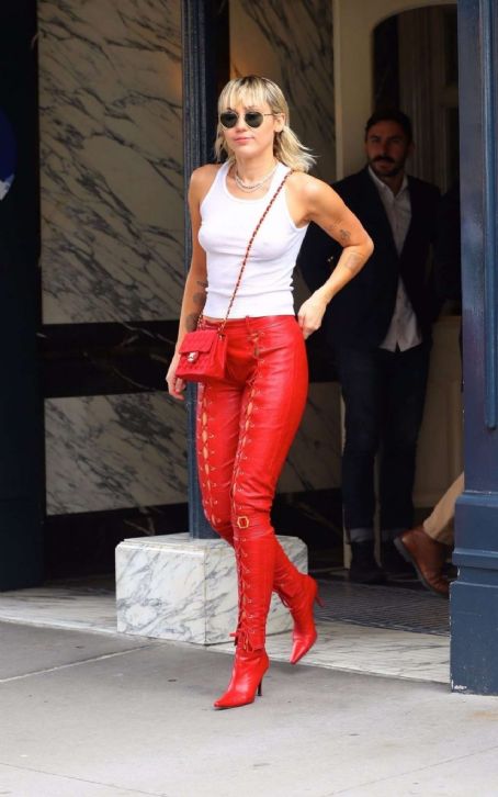 Miley Cyrus – Wears Red Leather Lace Up Biker Pants Miley Cyrus