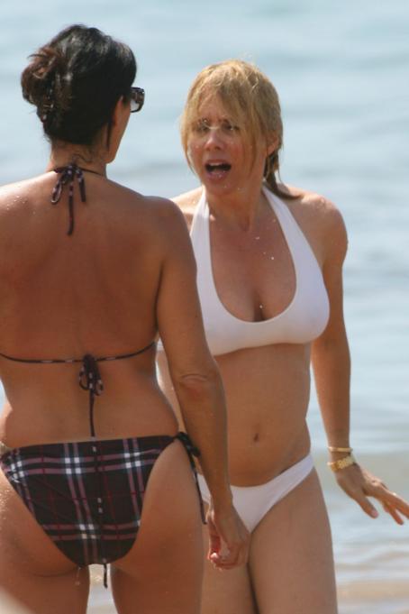 Rosanna Arquette in white bikini on Maui, Hawaii, April 4, 2008 - FamousFix...