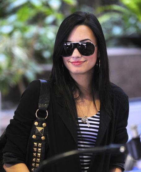 Demi Lovato Departing LAX Airport June 6, 2011 – Star Style