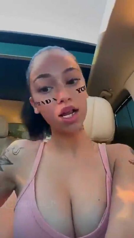 Live bhad bhabie where does Fans react