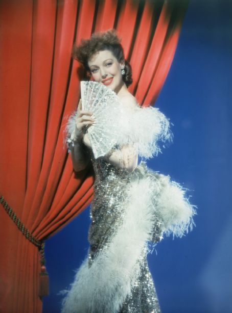 Loretta Young Photos - Loretta Young Picture Gallery - FamousFix - Page 18