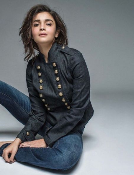Alia Bhatt - Filmfare Magazine Pictorial [India] (28 December 2016)