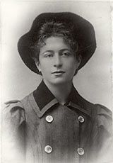 Mira Klobučar
