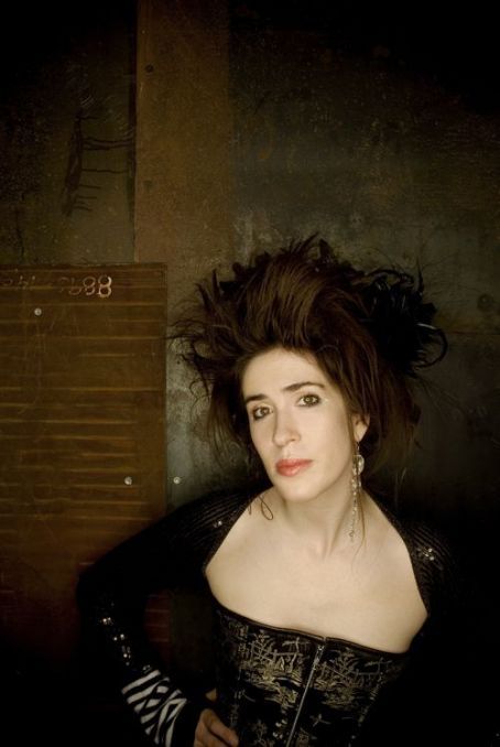 Imogen Heap | Imogen Heap Picture #13314351 - 454 X 678 - FanPix.Net