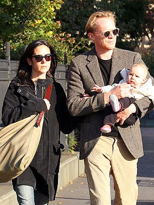 Lil' Hooligans - Jennifer Connelly and Paul Bettany It's a girl