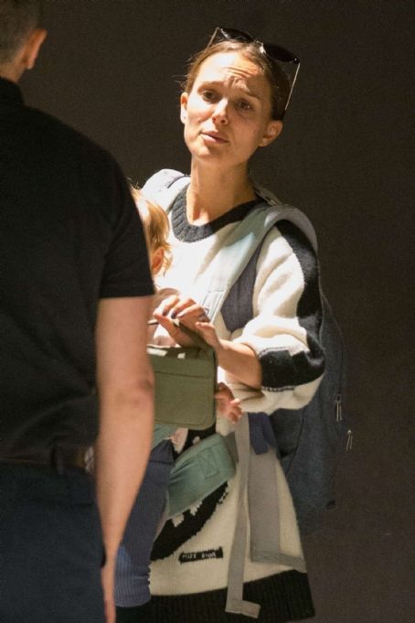 Natalie Portman – Departs Melbourne Airport in Australia