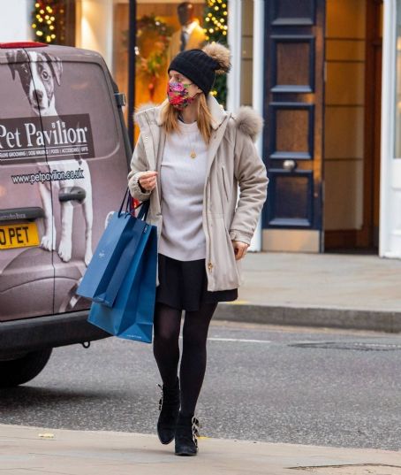 Princess Beatrice Out shopping in Chelsea FamousFix post