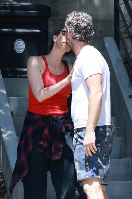 Sarah Silverman – Seen with her boyfriend Rory Albanese