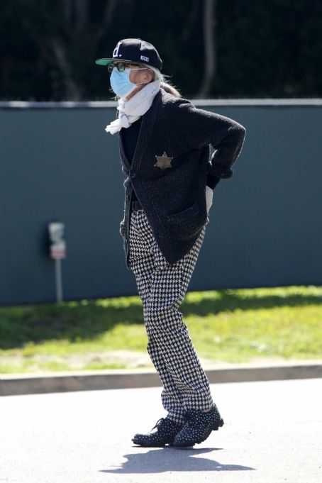 Diane Keaton – Out in Los Angeles | Diane Keaton Picture #101931702