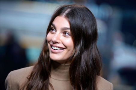 Camila Morrone – Visits ‘Extra’ at The Levi’s Store Times Square in NY