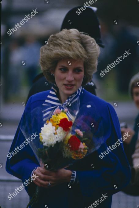 Princess Diana arriving to open the Maternity Wing at John Radcliffe ...