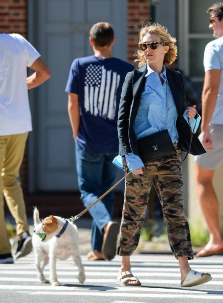 Naomi Watts – Steps out for a dog walk in New York City | Naomi Watts