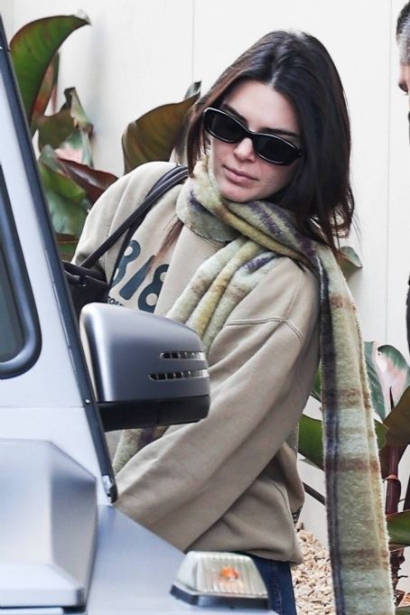 Kendall Jenner – Out in suede coat in Beverly Hills