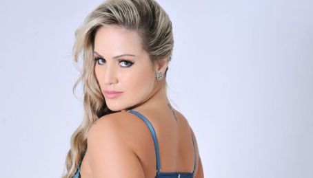 Isis Gomes