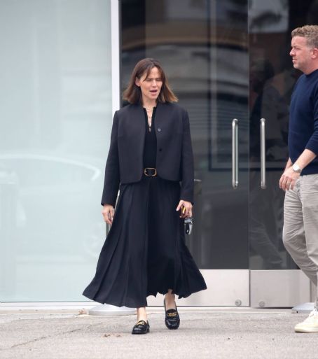 Jennifer Garner – With director Joseph McGinty Nichol AKA ‘McG’ in Los