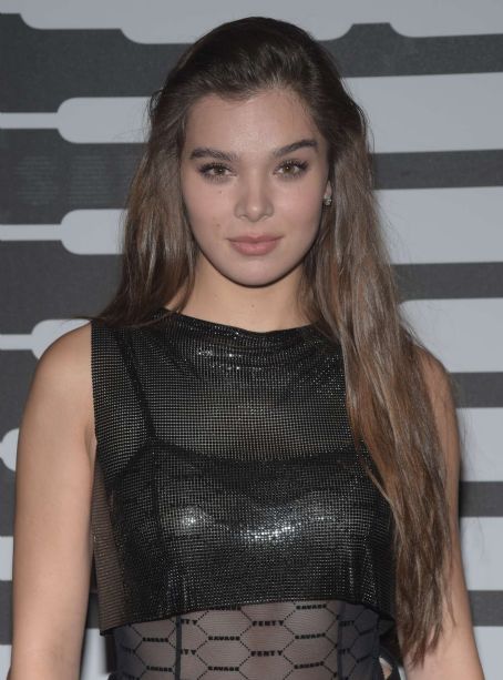 Hailee Steinfeld – Savage x Fenty Show Presented By Amazon Prime Video